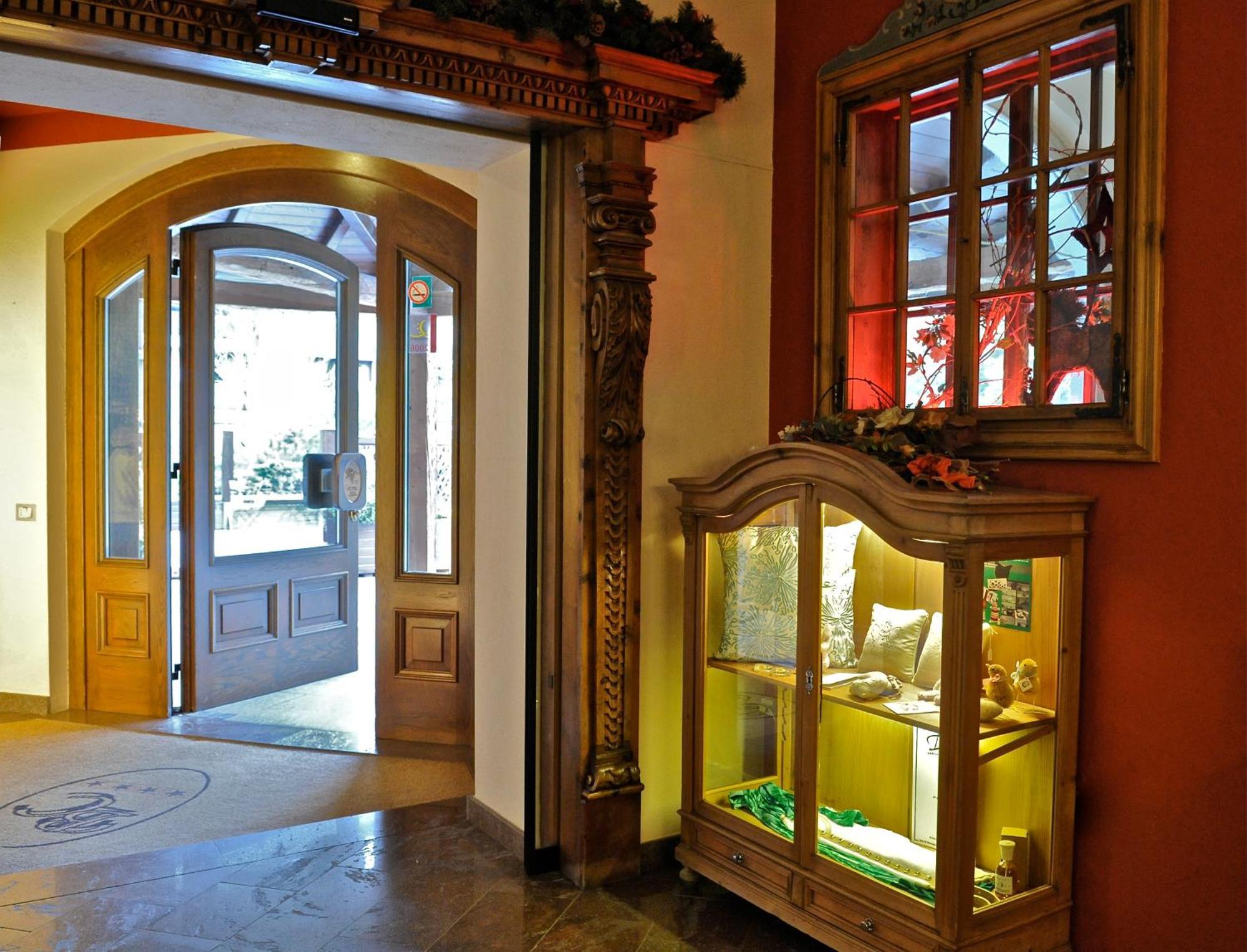 Hotel Baita Clementi Бормио Экстерьер фото