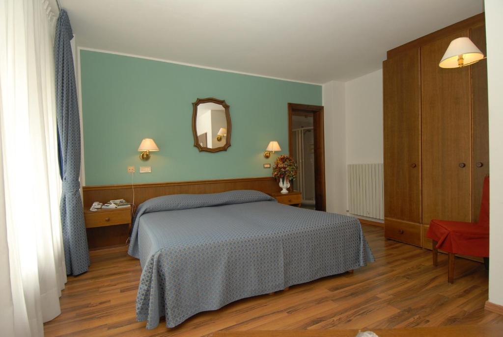 Hotel Baita Clementi Бормио Номер фото