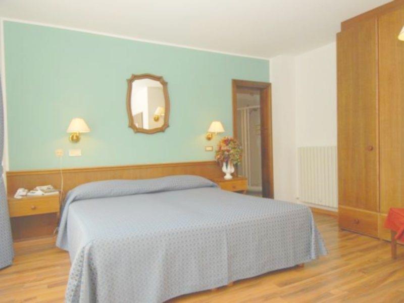 Hotel Baita Clementi Бормио Экстерьер фото