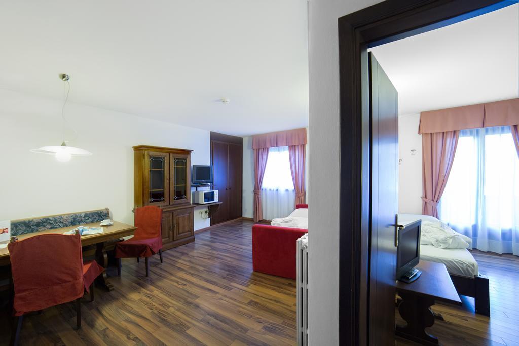 Hotel Baita Clementi Бормио Номер фото